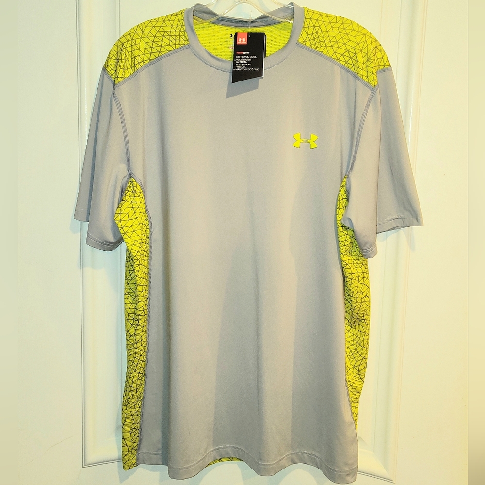 NWT UNDER ARMOUR HEAT GEAR PRISM T-SHIRT WITH MESH VENTED BACK SIZE XL FITTED